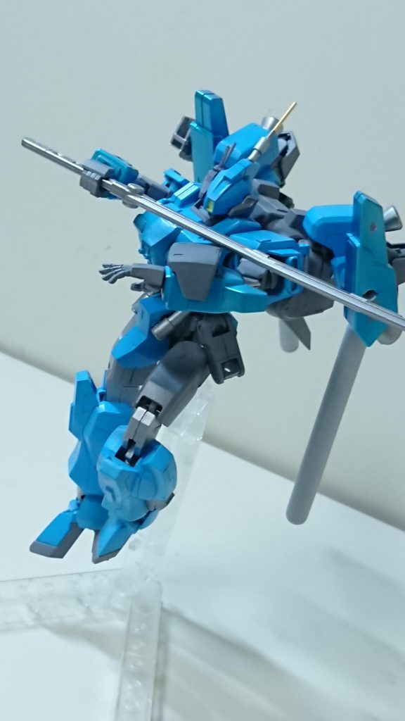 ガンダリウム合金を主軸に特殊金属を用いて鋳造された刀剣型近接格闘用武器
熱に強く、対ビームサーベル用にプラズマフィールドを纏っているためビームサーベルとつばぜり合いを行うことができる。