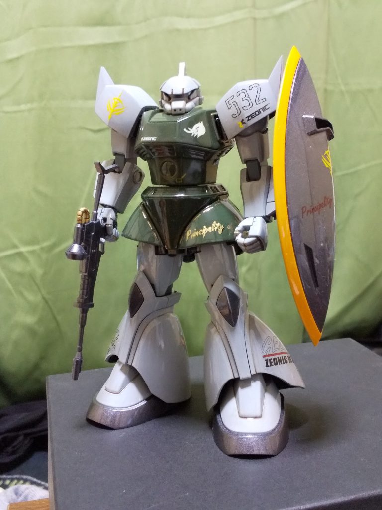 基本のA、シールドにも自作デカール。