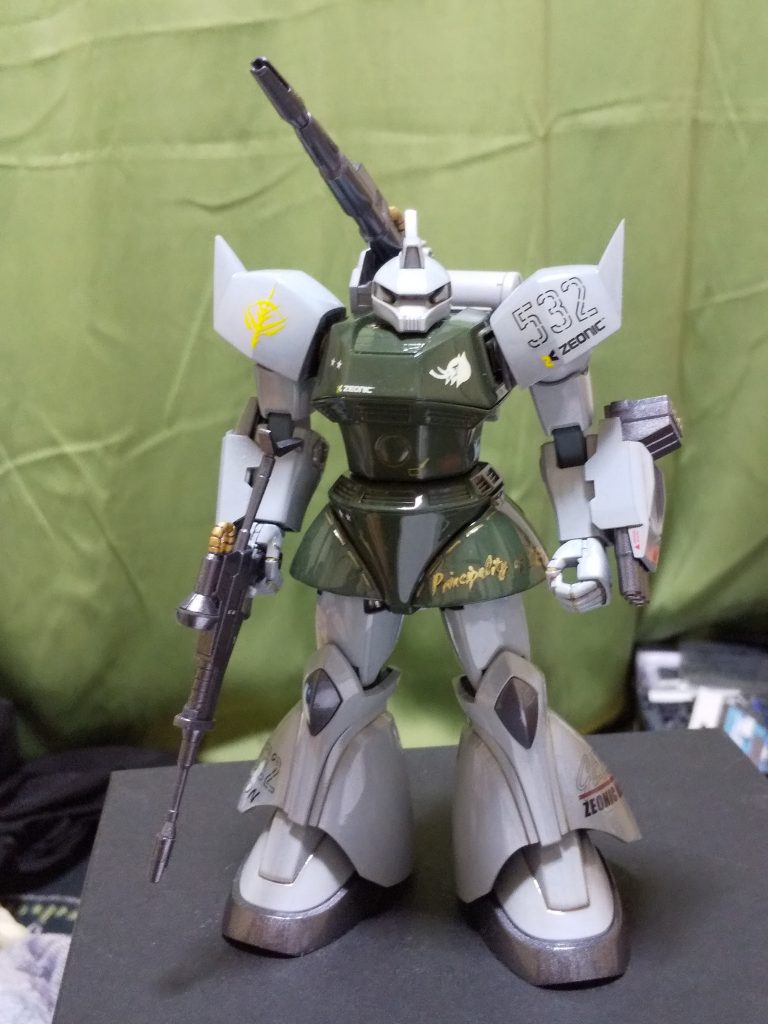 キャノンのC
バックパックに付け替えられる仕様です。