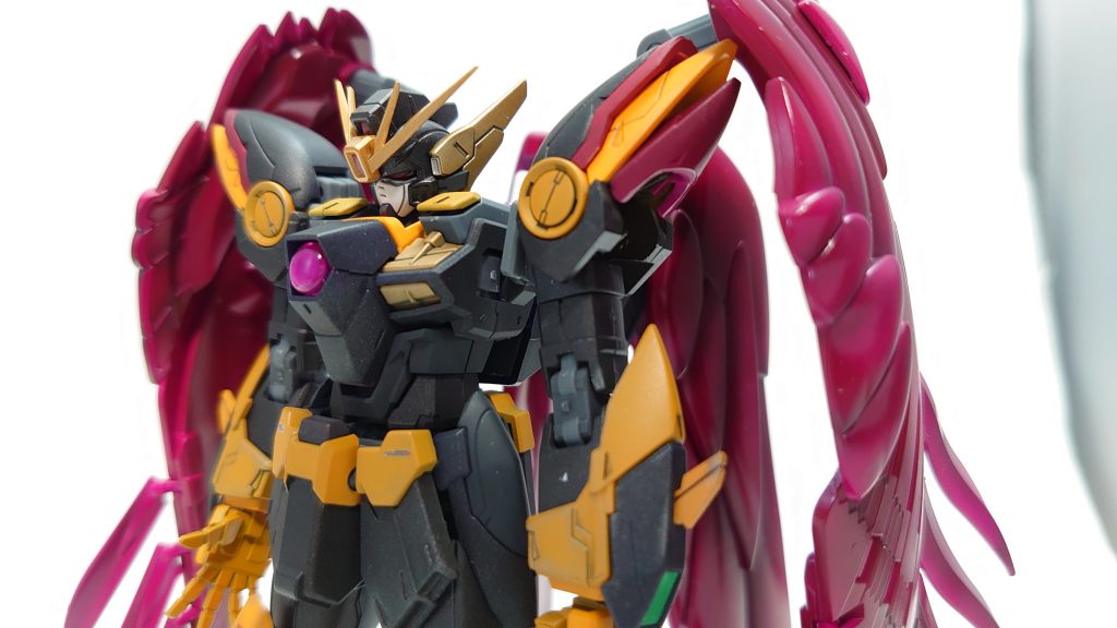 RGのウイングが他のRGと比べると小さい気がしてて買うのずっと迷ってたんですが今回のコラボ見て『これは！』となり即買いでした(｡-ω-)