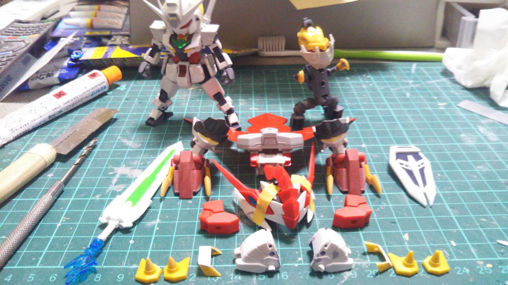 アーマーは魔竜剣士ゼロとジャスティスナイトと紅武者レッドウォーリアーのパーツを組み合わせて製作