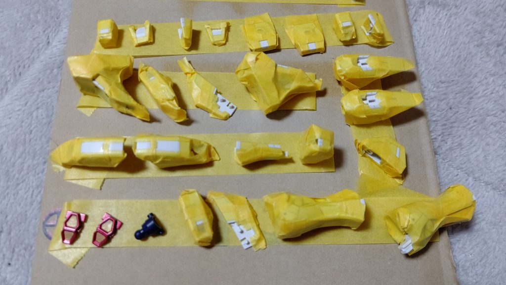 ホワイトにグレーをまぜて強弱をつけました、、手間がかかりますが、かければかけるだけ良いものに仕上がると実感しました!♥️