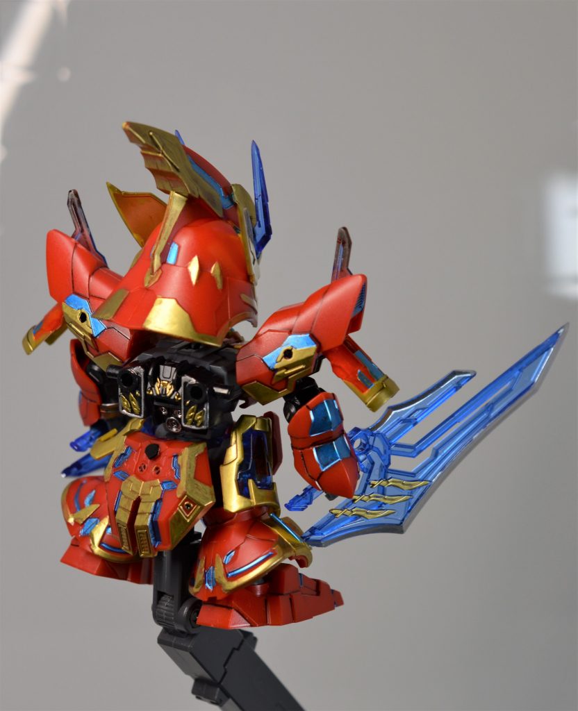 バックショットです。背中側はシールも一切なく寂しかったのでこちらもヌリヌリしました。