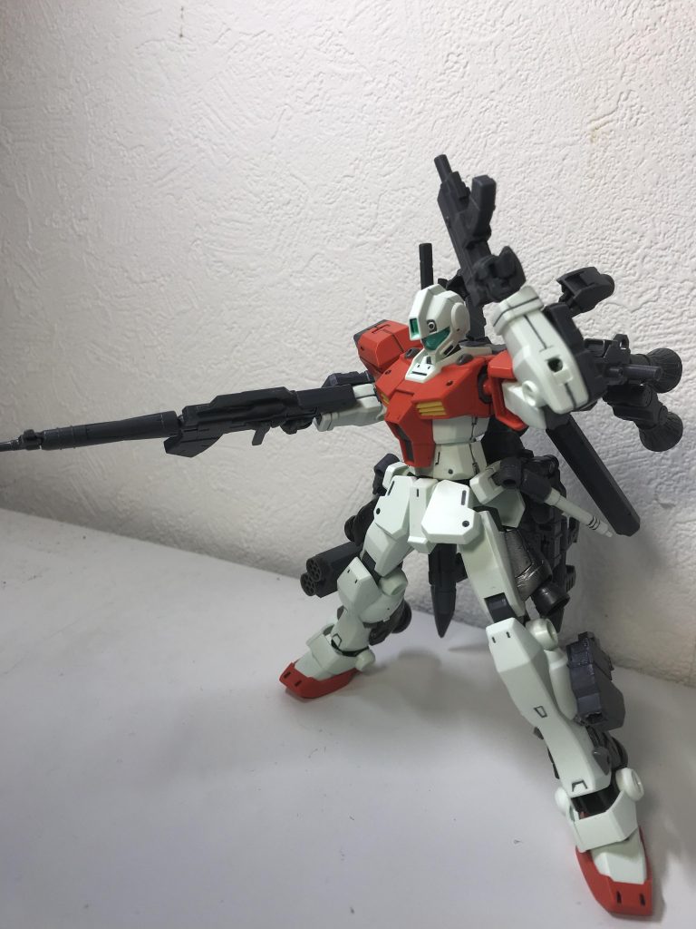 敵の数がある程度削れたらビームアサルトカービンとビームサブマシンガンに武装を切り替えます。ビームアサルトカービンによって敵機の一撃必殺を狙い、敵機が接近戦などを挑んできた場合はビームサブマシンガンで対処します