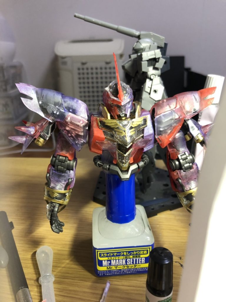 上半身のみ！
エングレービング部分はガンダムマーカーゴールドでの塗装