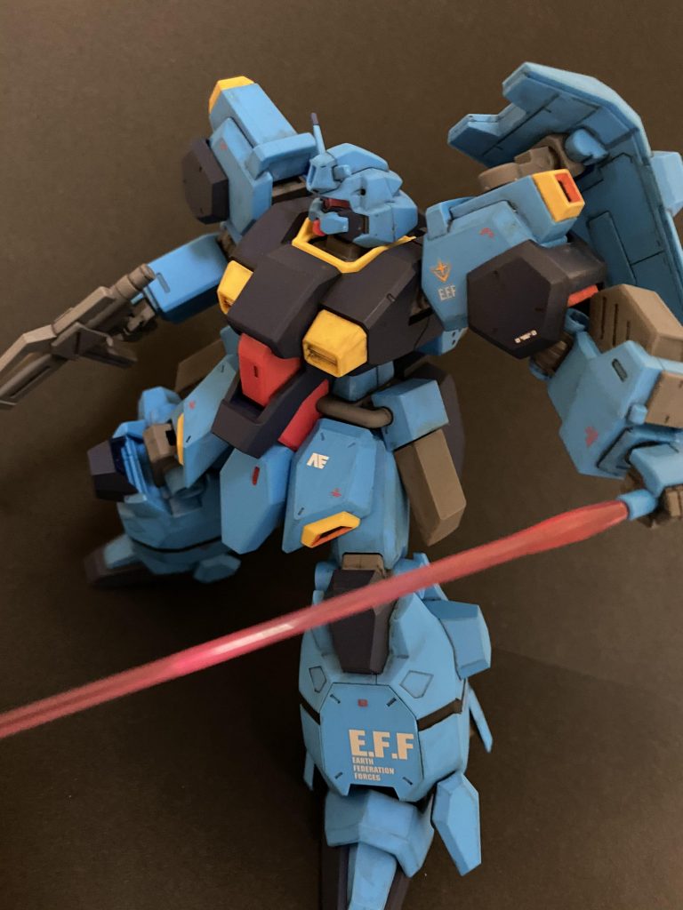 アクションポーズ!テキサスのゲルググのポーズを参考に撮りました。