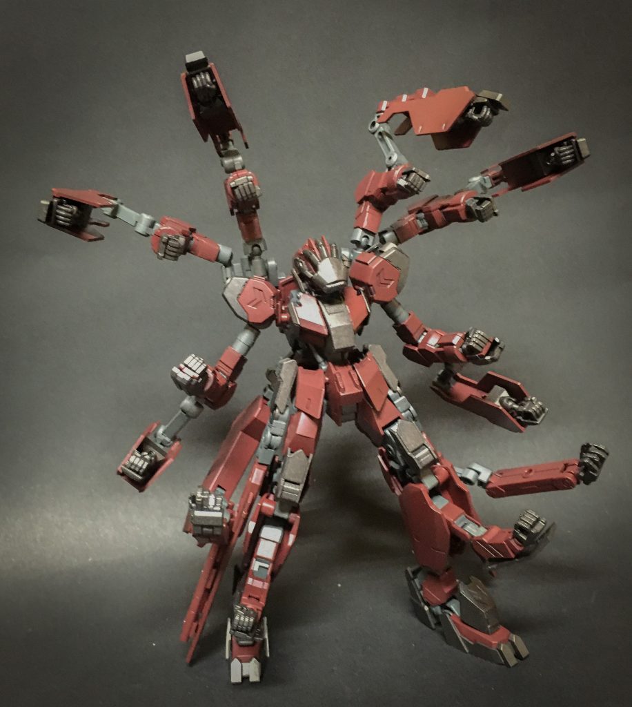 サブアーム全展開
本腕合わせて計16腕。
これを扱い切れるパイロットが存在しないため出現の際にはサポートAIの搭載が推奨されている。