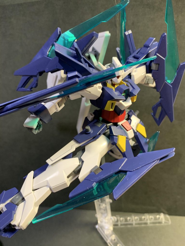 AGE-1レイザーから着想を得たファンネル蹴り
これのためだけにパーツ取り用にAGE-2マグナムも購入しました(懐凍えそう・・・)