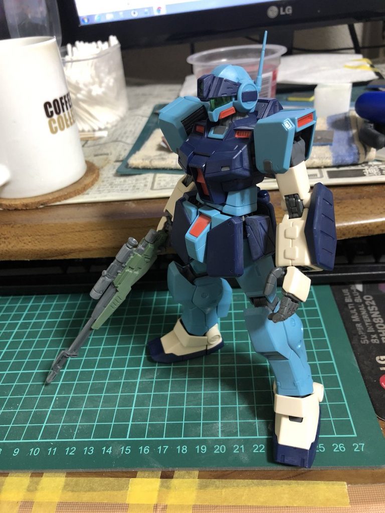 腕とスリッパをジムⅡセミストライカーより移植しています。