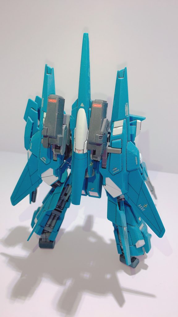 メガビームランチャーはミサイルポッドに変更
ビームキャノンで牽制
ミサイルで追い込んで
ビームライフルで止め！の様な
マクロスの「おとり撃ち」みたいな装備構成のイメージです。