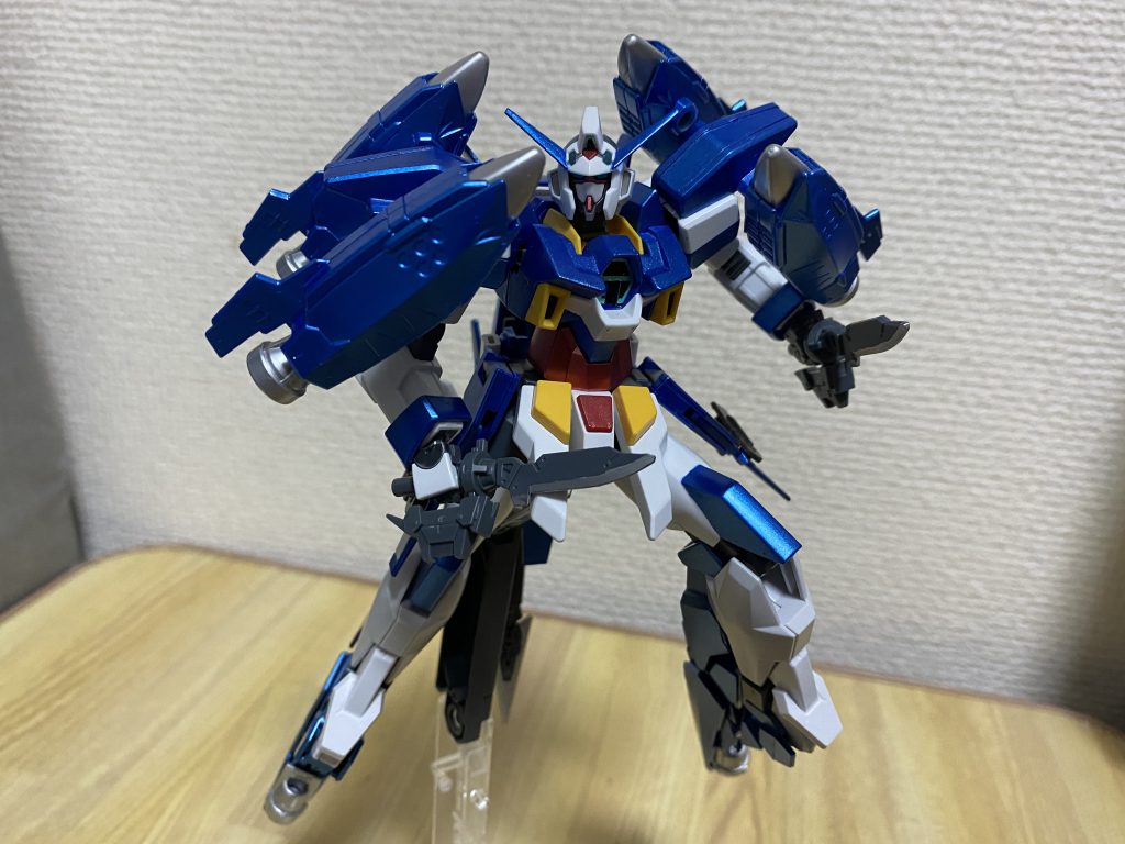 ナイフ、水中戦だと抵抗受けない小さい武装の印象なのでつけました。