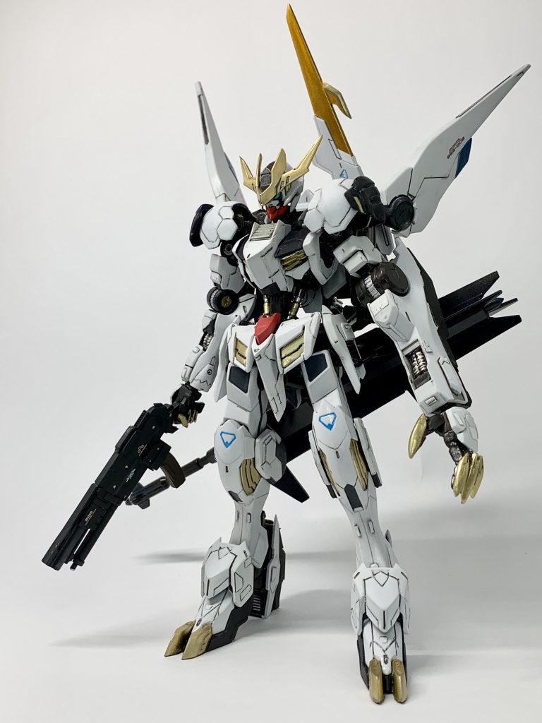 武装は、従来のレクスのものに加え、スターム・R社製新開発マグナムショットガン、MS-BH04を装備。