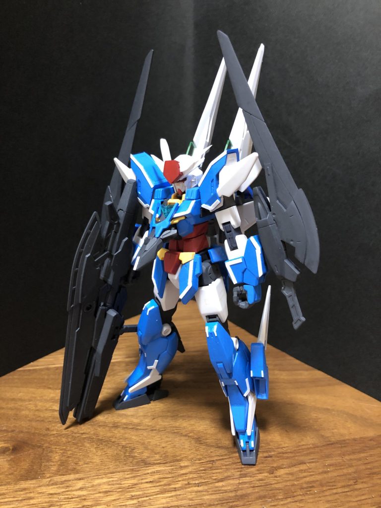 最終的な塗装前の状態
さらに足がツルッとしていたので、ダブルオーダイバーエースのスーパーGNソードを加工して接着してあります