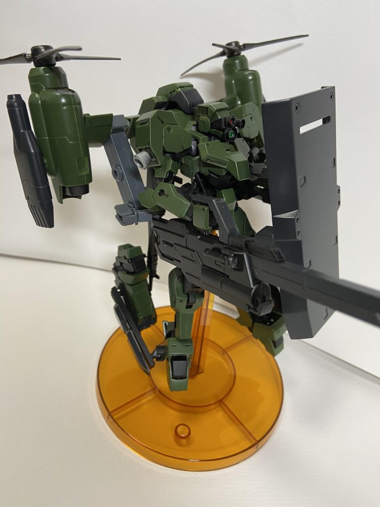 これが上空飛行ユニット「ローター」
これには大型シールドとレールガンを装備
獅電飛走式と合体しているときにはレールガンを最大出力で放つことができる
これと大型シールドで防御しつつ上空からのレールガンにて火力支援を行う