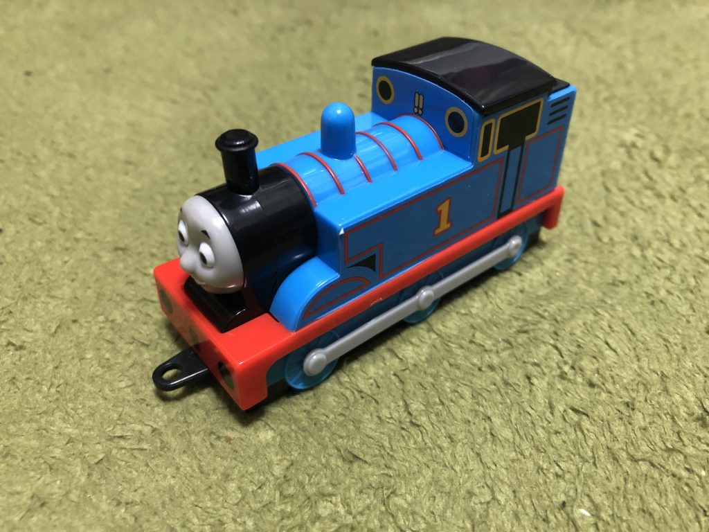 某ファミレスで売ってた500円の機関車トーマスの玩具です。