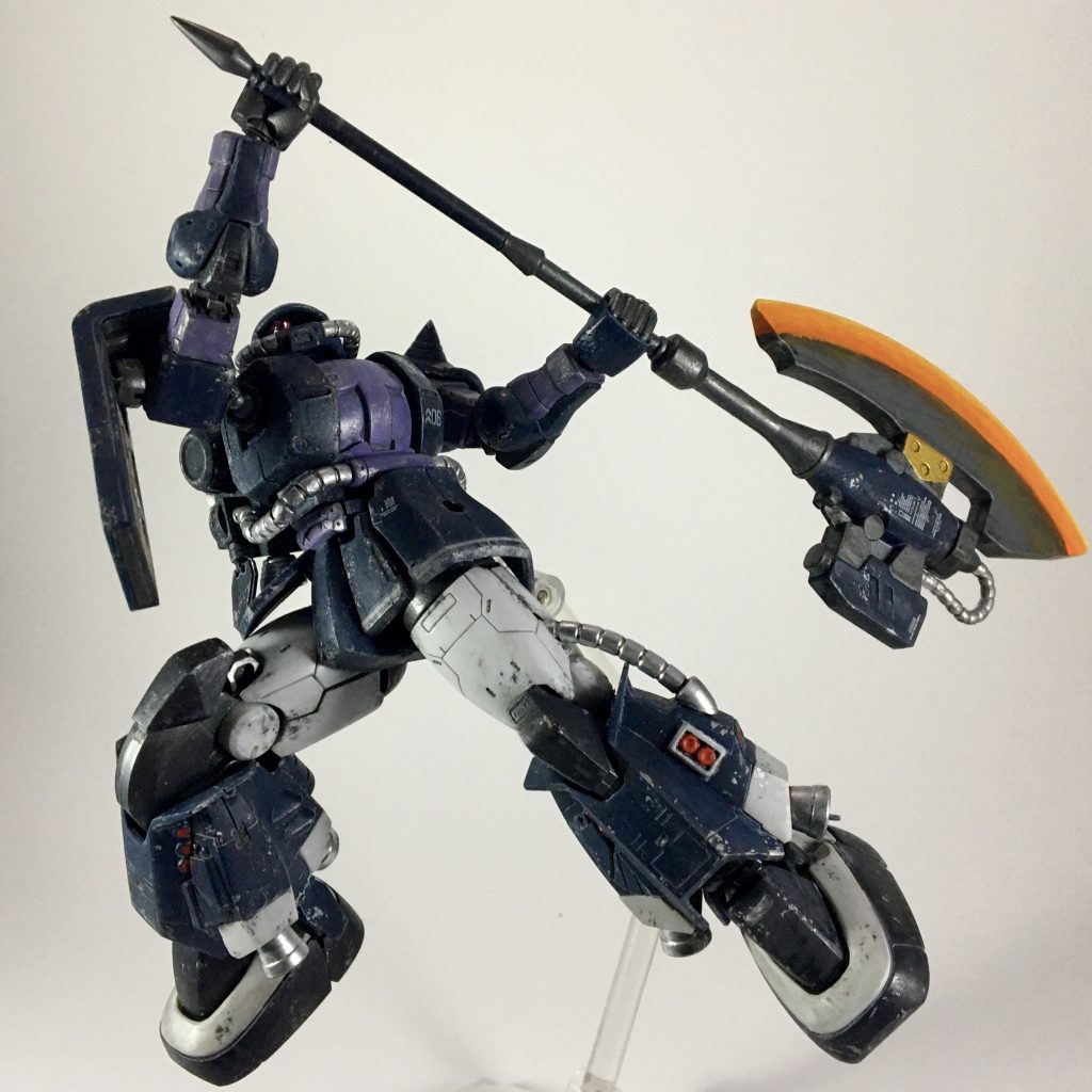 マッシュ機。いい戦斧ですね。これもガンメタと紺色で塗り分け。パイプはライトスティール。
発熱表現はオレンジから少しずつ黄色と白を足してグラデーションにしてみました。あまり分かりませんね…。