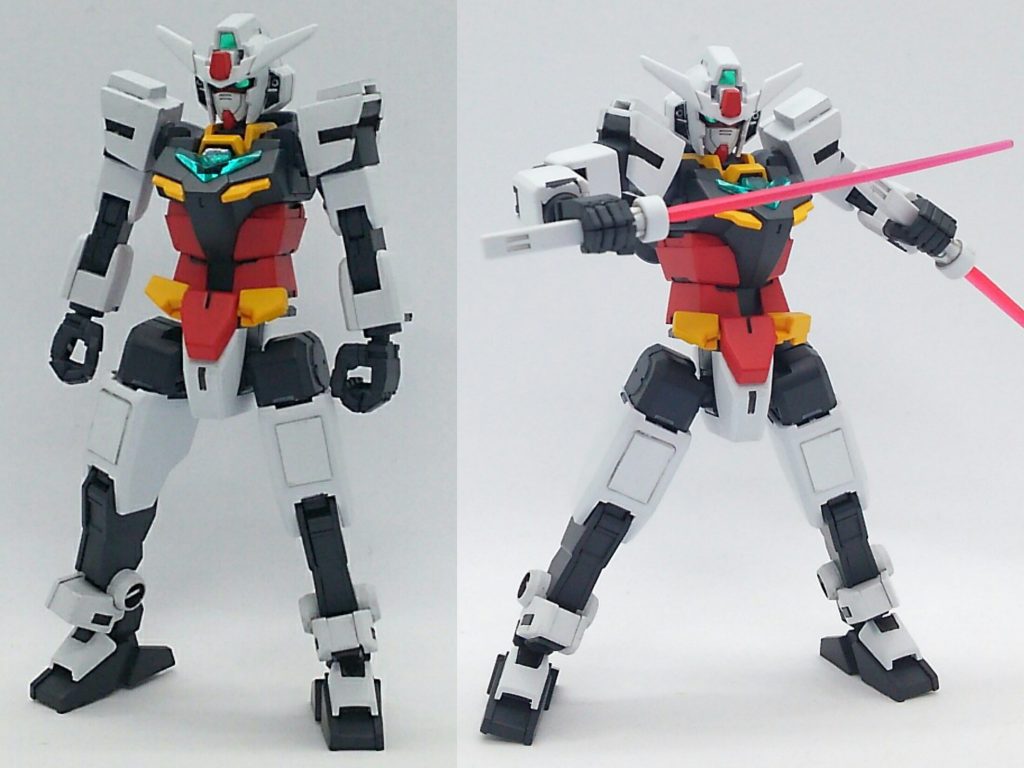 コアガンダムは肩のアーマー接続方法を変更するため,肩上部に凹部を設けました.そのままだの接続だと塗膜に干渉してしまうので.
肩の他には大腿部にディテールを追加した程度です.
ビームサーベルの刃は蛍光ピンク+クリアーでグラデーションをかけてます.