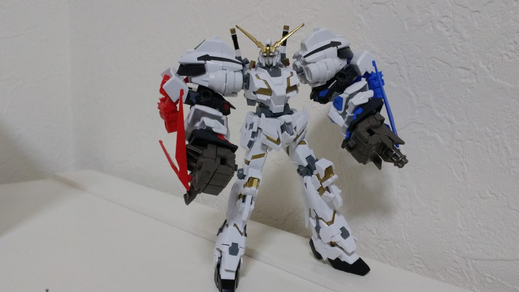 腕をSGアストレイと換装してパワー系の形態に