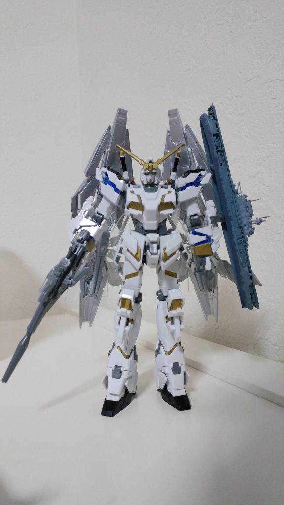 さらに、背中にアームドアーマ-を武装し、フルアーマ-モードに