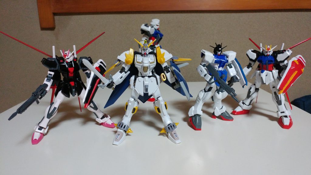 おまけ
投稿日が血のバレンタインなので、
私が持ってる数少ないSEED系のガンプラと一緒に並べてみました