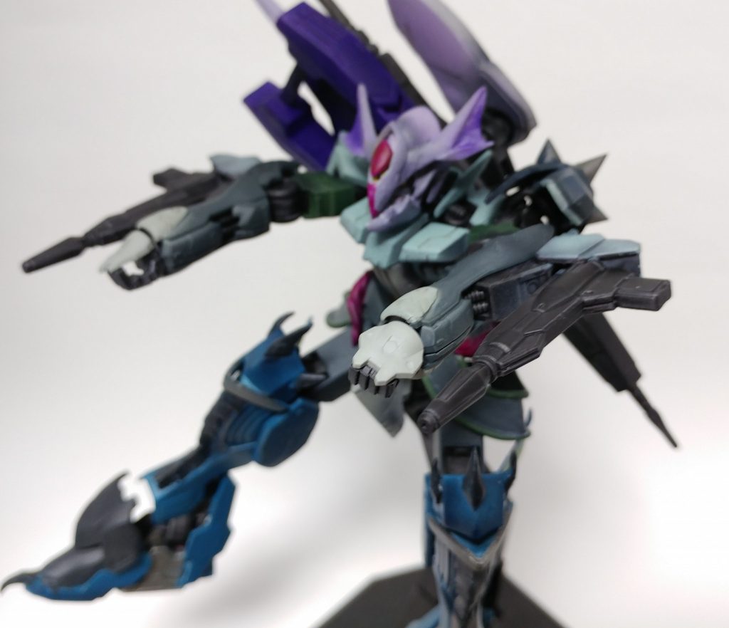 サブウェポンのハンドキャノン。
左右に搭載しています。