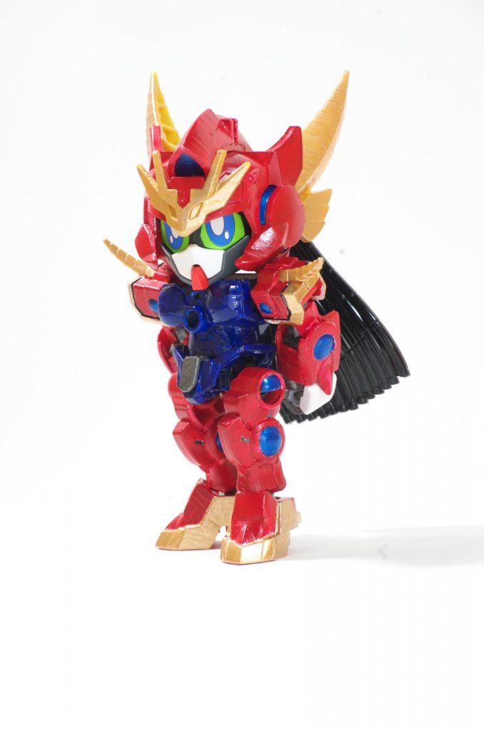 ヴァルキランダーは胸部装甲を外すと女性的なボディになっているので、加藤真凛さんが水着撮影会でも披露したスクール水着をイメージした紺で塗装。光沢塗料なので、マット塗装(つや消し)か光沢のままとするか悩みましたが結果光沢を残しました。