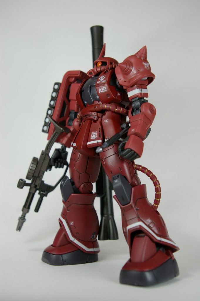 モノアイはウェーブのアレを使っています。裏にアルミホイルを張り付けてあります。