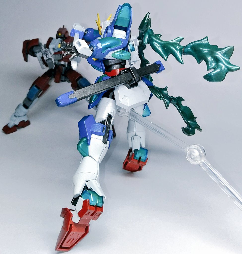 ガンプラバトル専用機体として作られてるので刀以外の武装はありませんが…