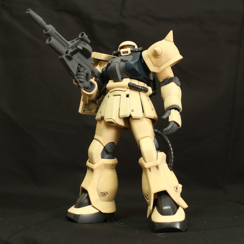 モノアイをクリアパーツにしました。