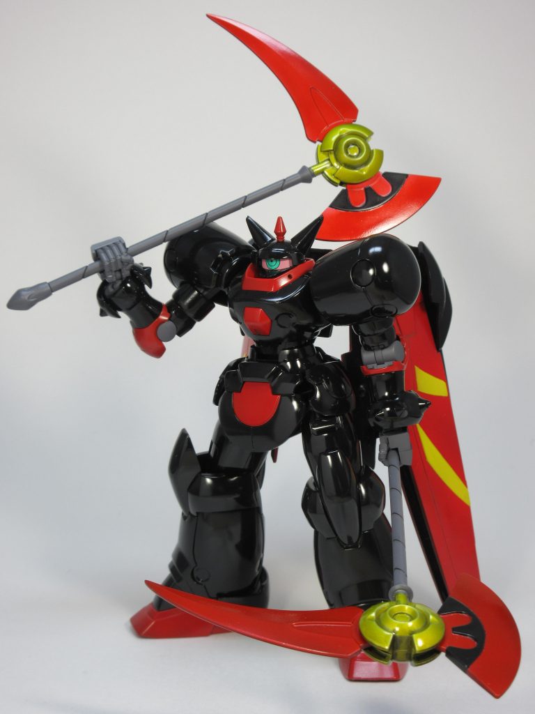 正面
頭の部分に旧キットのマスターガンダムの部分を一部移植してデスマスター風に
武器はLBX ジョーカーの武器を使っています。