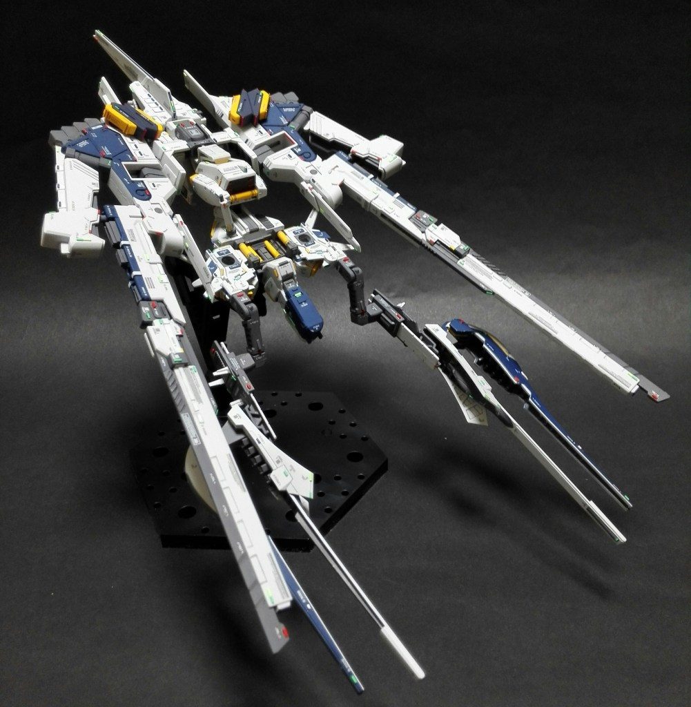 プリムローズの第1種兵装の武装を試作型ウィンチ･キャノン×2とし、フルドド部分もクロウ･ウィング･ユニット×2に換装。ロング･ブレード･ライフル×2とし高火力仕様へ。