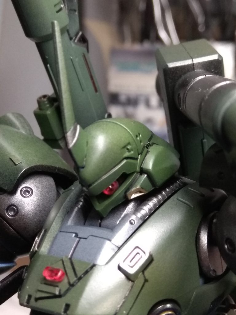 やはりモノアイは可動式で燃える~☆