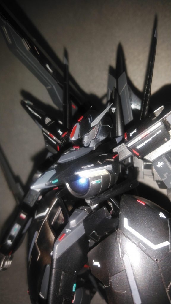 アップです
ＧＮドライブは偏光メタリックカラーのブルーバイオレットを使用しましたが、
なかなかいい発色をしてくれました
デカールは、市販のデカールとＯＯシリーズのラインデカールを貼りました。
デザイン上仕方がないですが、あまりブンドドは出来ませんね