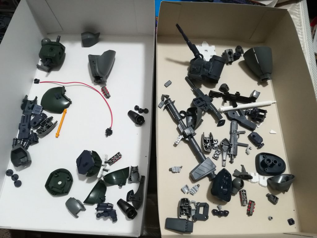 パーツを切ってぇ〜♪