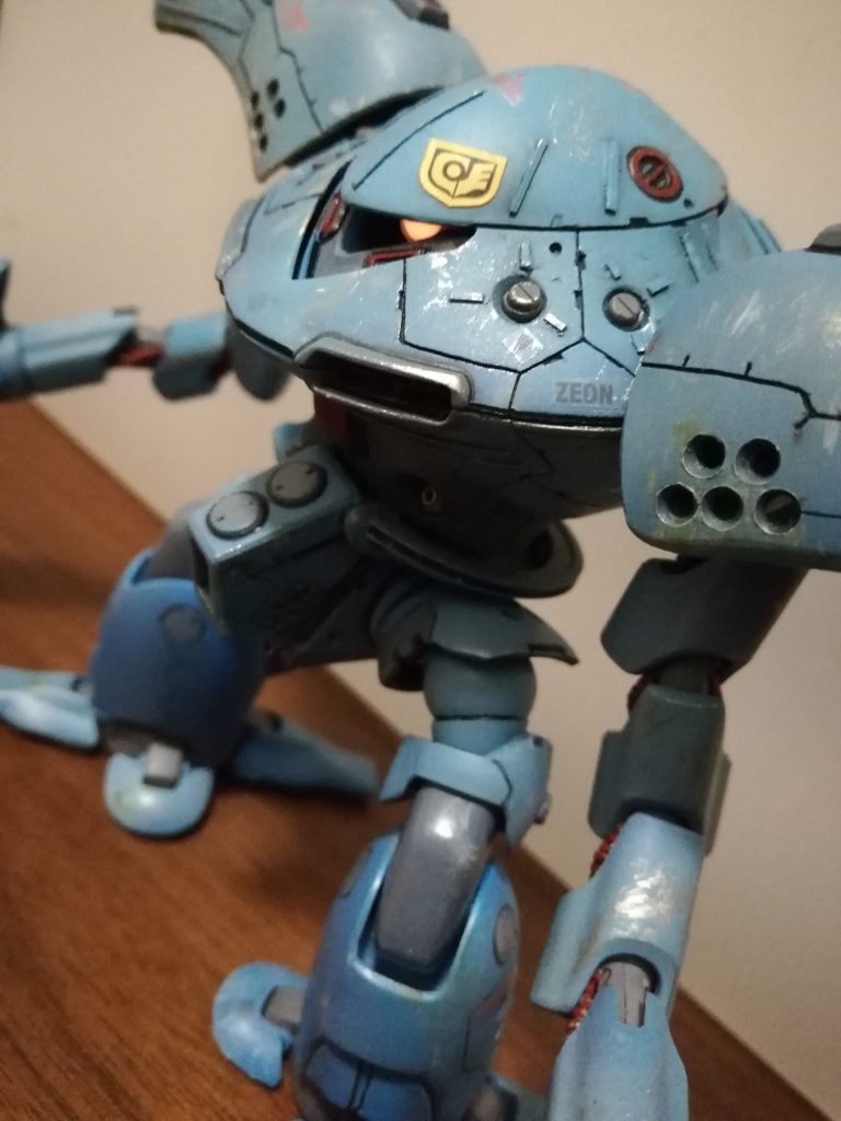 モノアイは動かせるよう改造してあります。