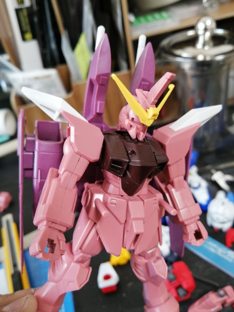 素材と化したジャスティス君。