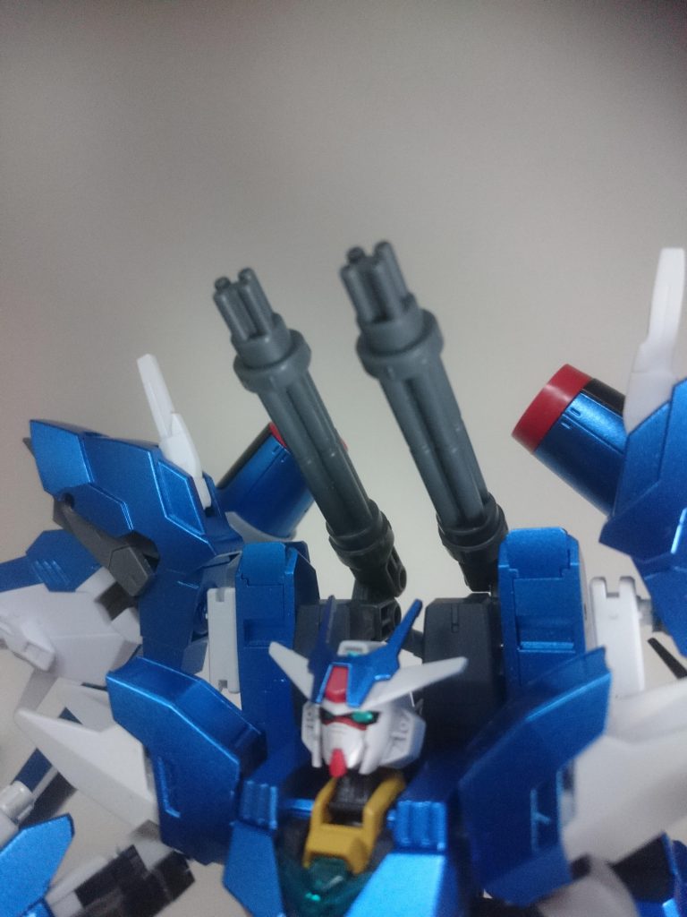 ガトリング
バックパック上部に取り付けられている武装