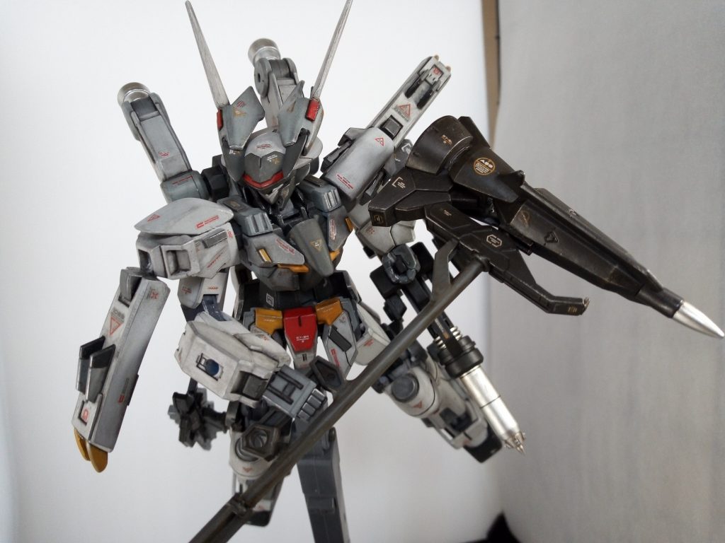 ハンマーは適当なパーツをガッチャンコして作ってみました。
中々威力ありそうな雰囲気出た気がします!