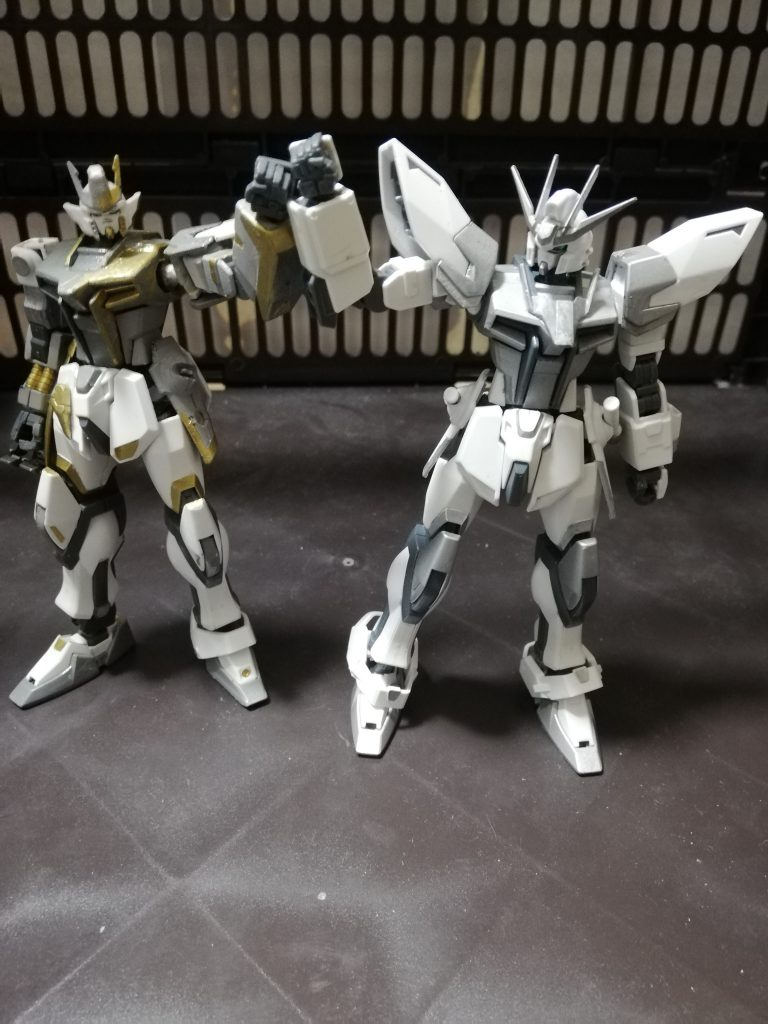 新旧主人公機
彼があの男に執着するようになった戦い。
今主人公(仮)の過去が明かされる。