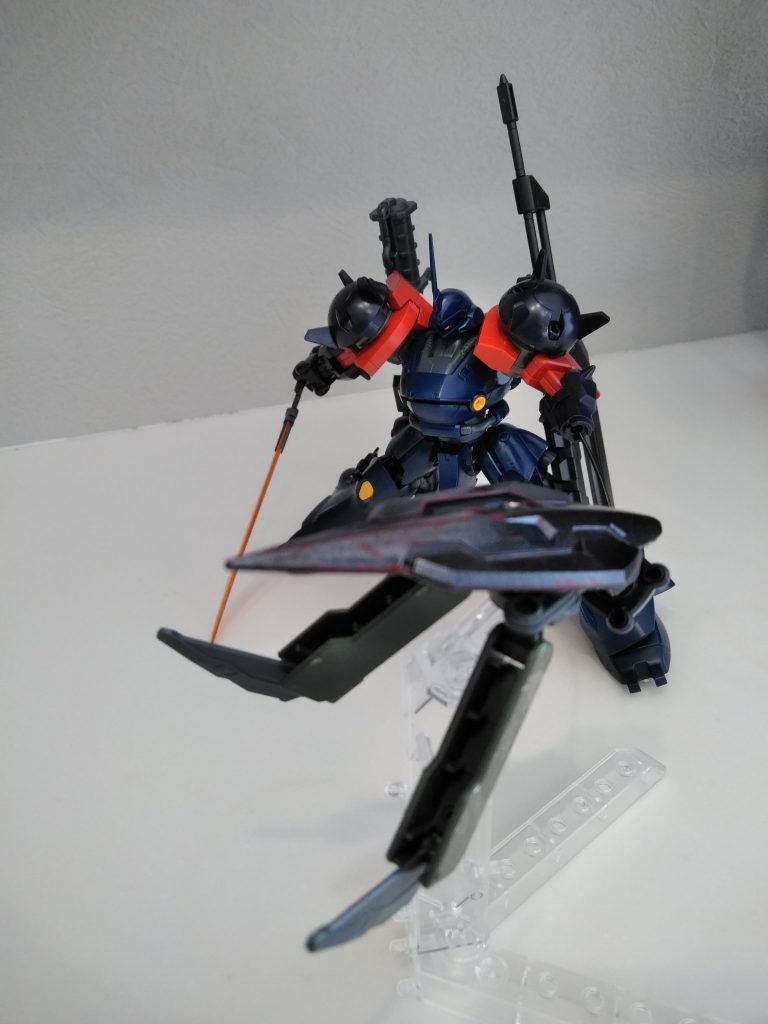 スパイキングシールド
シールド内部にクローが仕組まれ
オーガ刃-xの腕ギミックと合わせ
捕縛やクロー同士を向かい合わせ裁断、
またシールドも鋭利で貫くことも可能