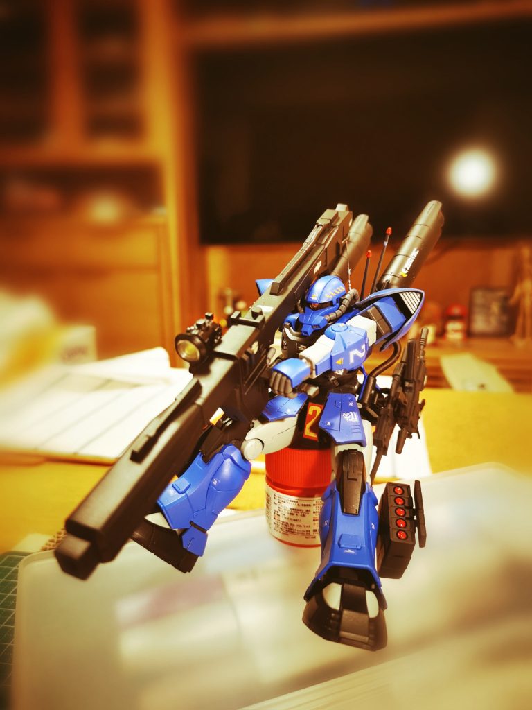 この青が一番色味近いです。
シャア専用リックドムからビームバズーカを拝借