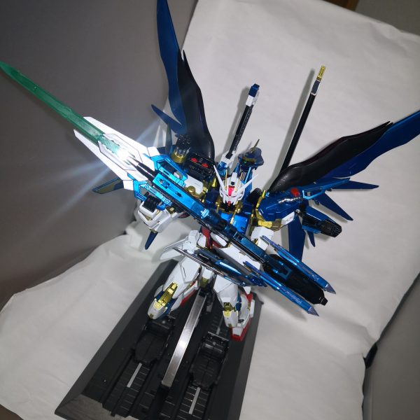 デスティニーストライクガンダム