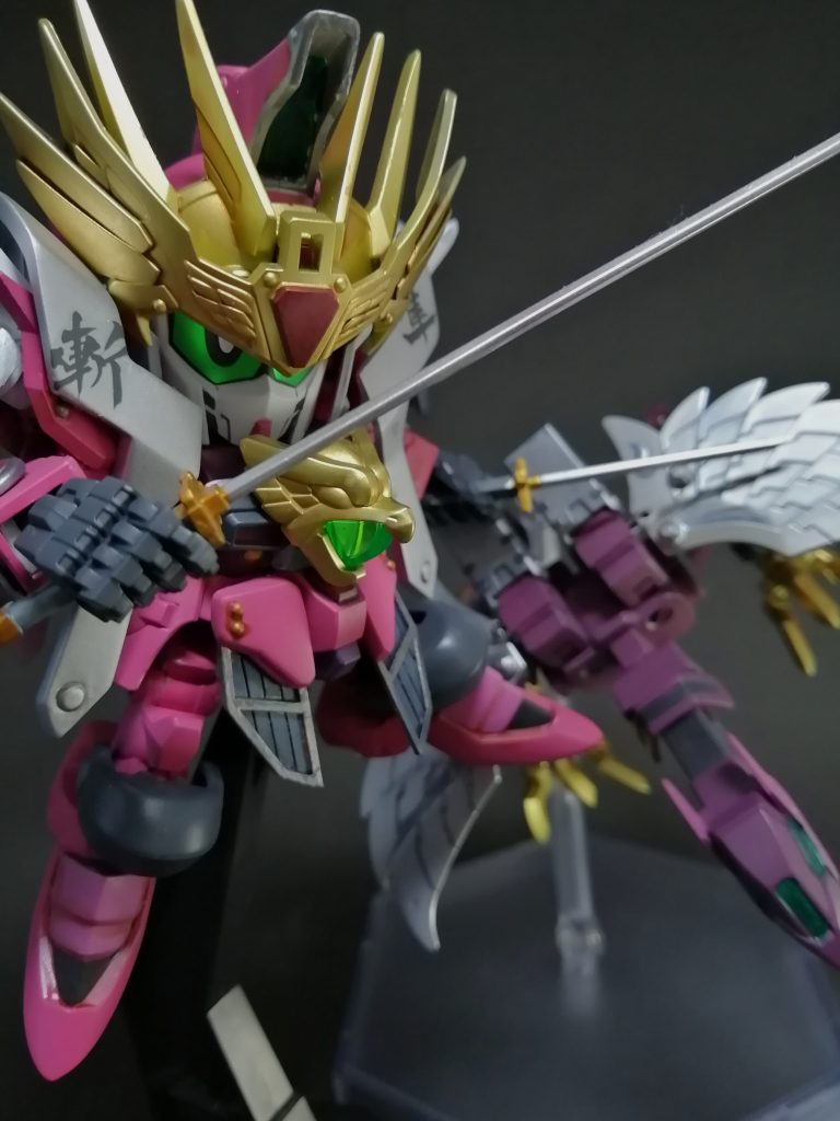 斧亜富連携のちょっとしたアクションポーズ。