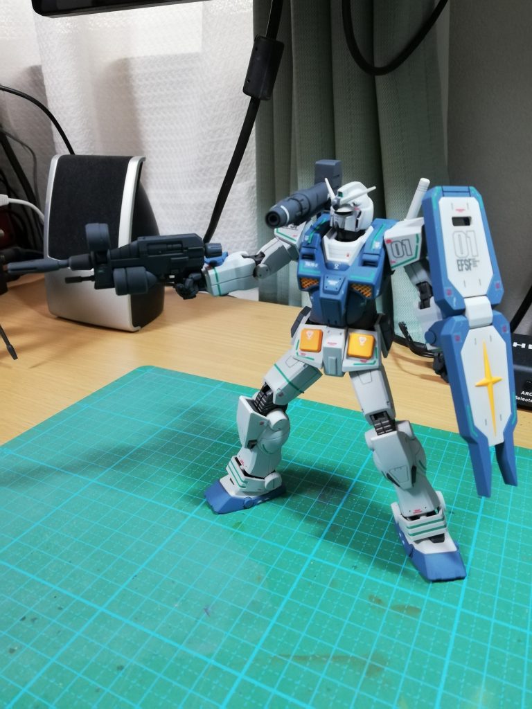 気持ち足にスジボリと腰にプラ板はっつけてみました。練習中です。