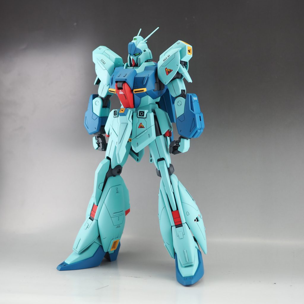 各部スジボリ追加とプラ板貼付けでデティールアップしてます