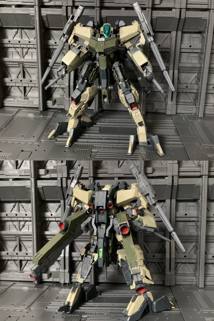 機体名：Gガーゴイル
コンバット・コアとアーマーグリフォンが合体した姿。中・遠距離での戦闘がメインとなっており、二機分のジェネレータを用いての強力なビーム兵器が運用可能となっている。大型機体ではあるが腰部の大型スラスター付きプロペラントタンクで高い機動力を持つ…が合体機構の弊害で運動性及び近接戦闘能力はイマイチ。