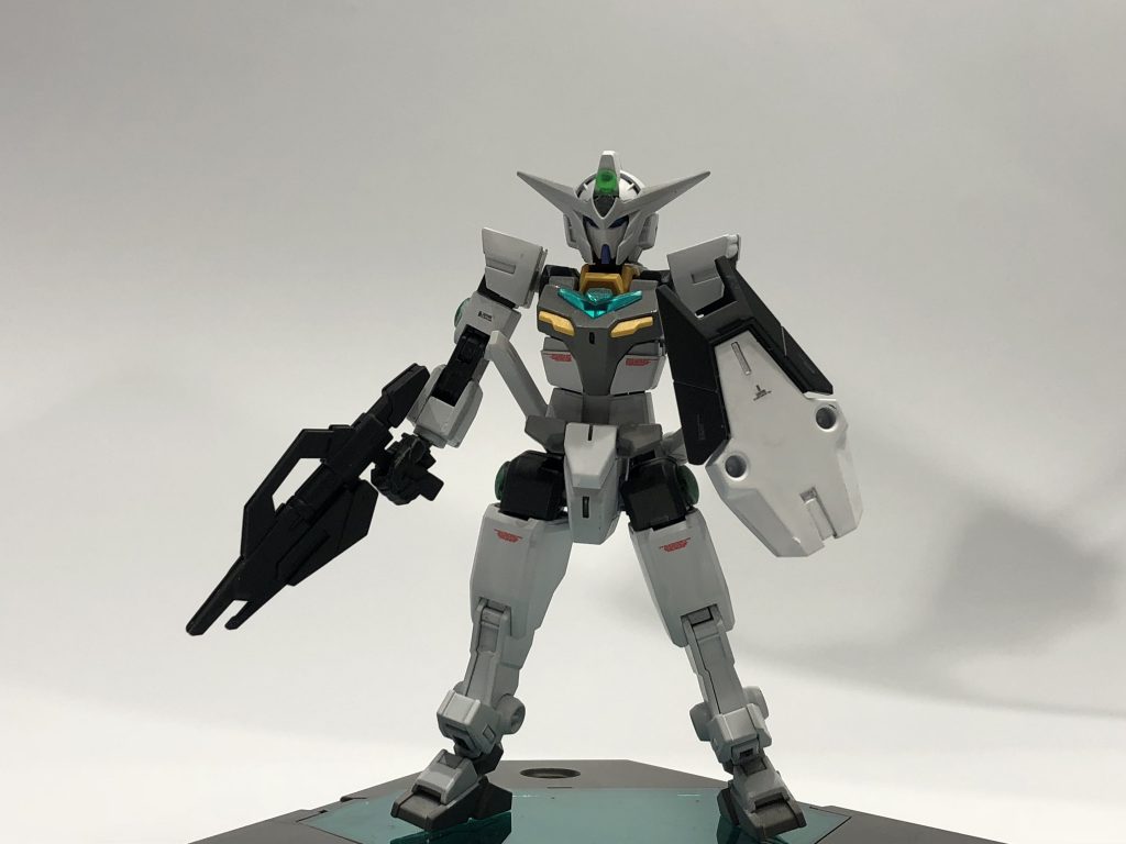 *GN-000.5 0.5ガンダム(オースガンダム)
0ガンダムのデータを元に開発された純太陽炉搭載機。
機体名は0ガンダムの性能をそのままに機体サイズをおよそ半分に収めたのと、
O(origin) S(soul)ガンダムのイオリアの意志を体現したいという願いから付けれた。1.5ガンダムと同様に5をSと読む。
各部位にGNコンデンサーを増設する事によって機体サイズによるパワーの削減を無くしている。
基本的に偵察や覚醒したイノベイター同士会合に参加する為に武装はシンプルかつ取り外し可能な物となっている。
また情報整理の為にコックピットにはハロが二体いる。
武装
・GNビームガン
・GNビームサーベル
・GNショートシールド