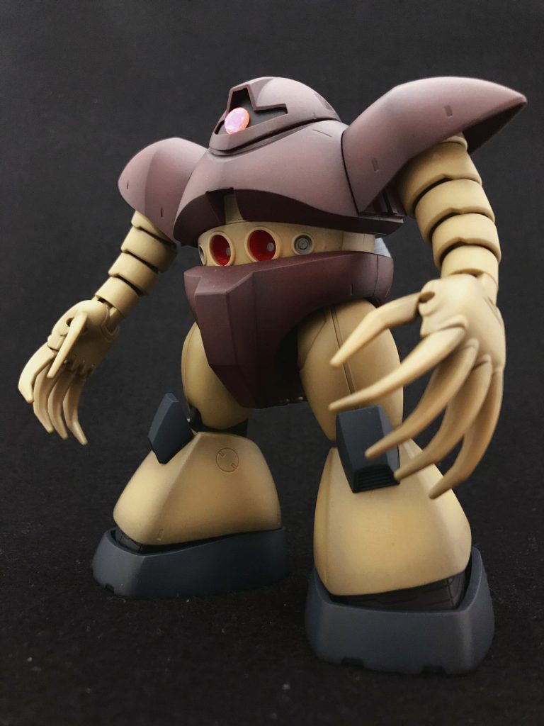 モノアイは6mmのクリアパーツに