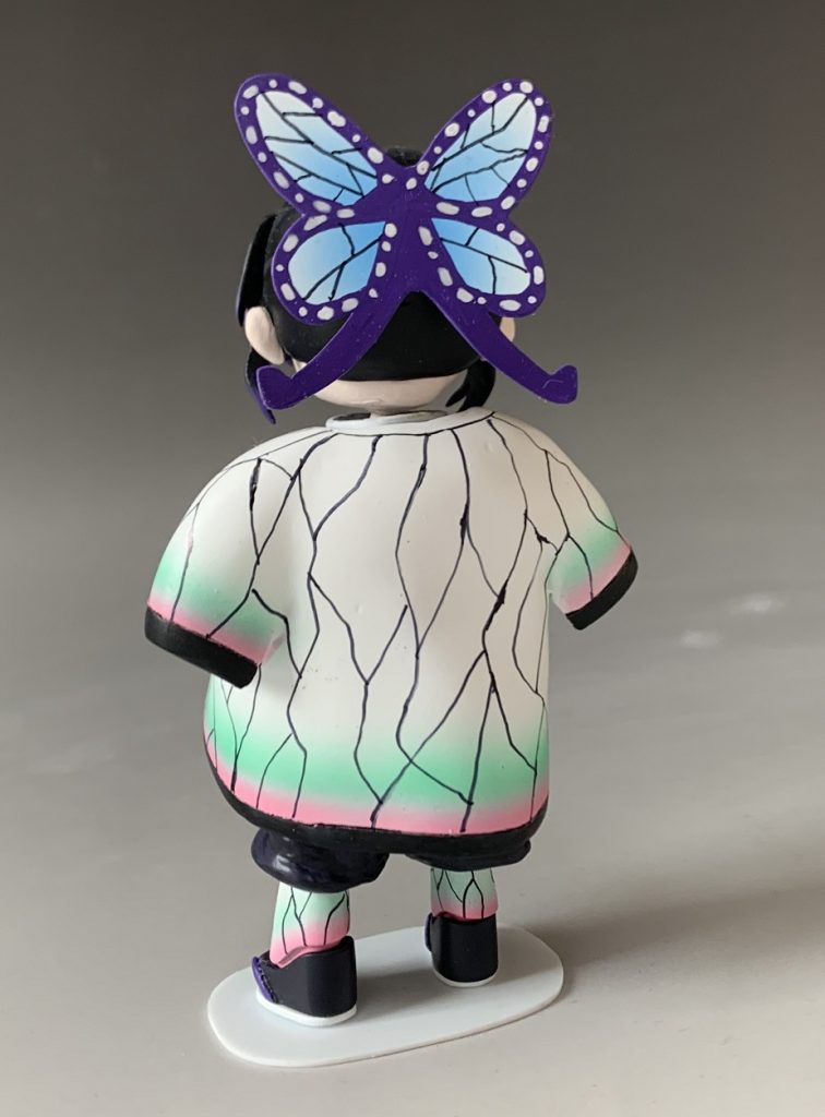 きゃらっがい サラを改造して、鬼滅の刃に登場する胡蝶しのぶのデフォルメフィギュアを製作しました。普段は普通にガンプラを作っているのですが、先月娘のリクエストにより製作した竈門禰豆子 (かまどねずこ)を大変喜んでくれ、その勢いで次の依頼として胡蝶しのぶを作ることになりました。