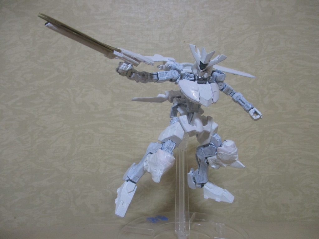 武器のライフルは、イナクトの物をリペイントして流用。